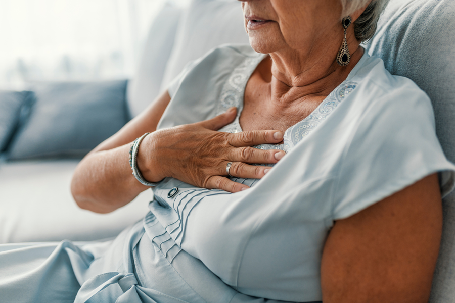 Vedúcim príznakom zlyhávania srdca je slabosť a sťažené dýchanie. Kredit: Crossroads hospice. https://www.crossroadshospice.com/