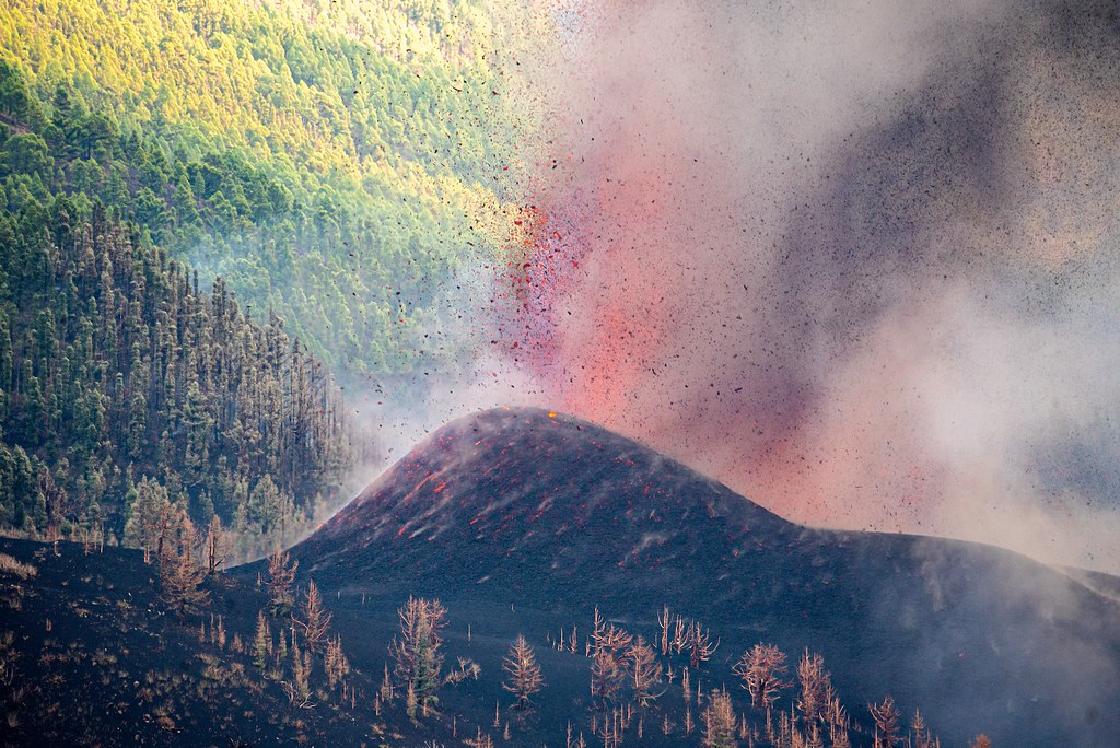 Erupce na Cumbre Vieja, září 2021. Kredit: Eduardo Robaina,Wikimedia  Commons, CC BY-SA 4.0.