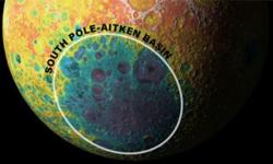 Pánev South Pole-Aitken je největší, nejstarší a nejhlubší kráter na Měsíci (zdroj NASA).